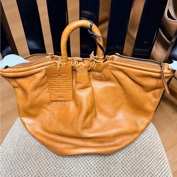 Stylish Tan Shoulder Bag - Picture 10 of 11